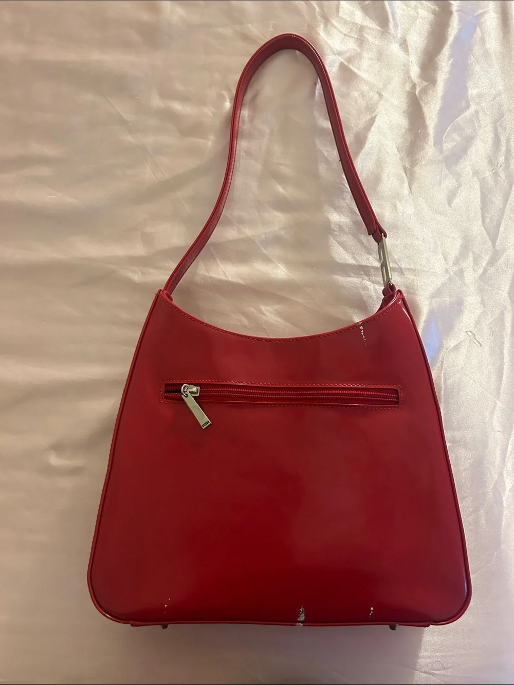 Red Shoulder Bag with Metallic G Accent